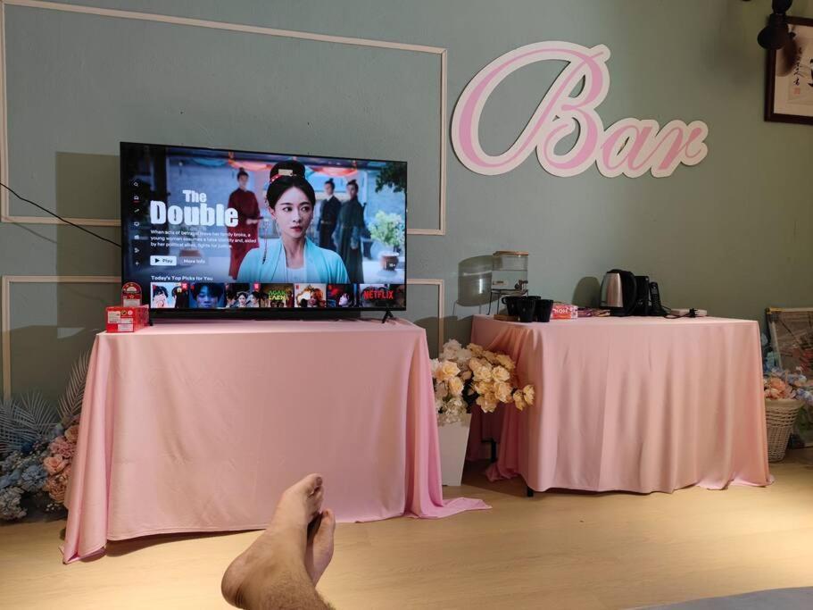 Penang Indoor Ktv Tent Romantic Up To 6 Pax Netflix Youtube Playstation Holiday home